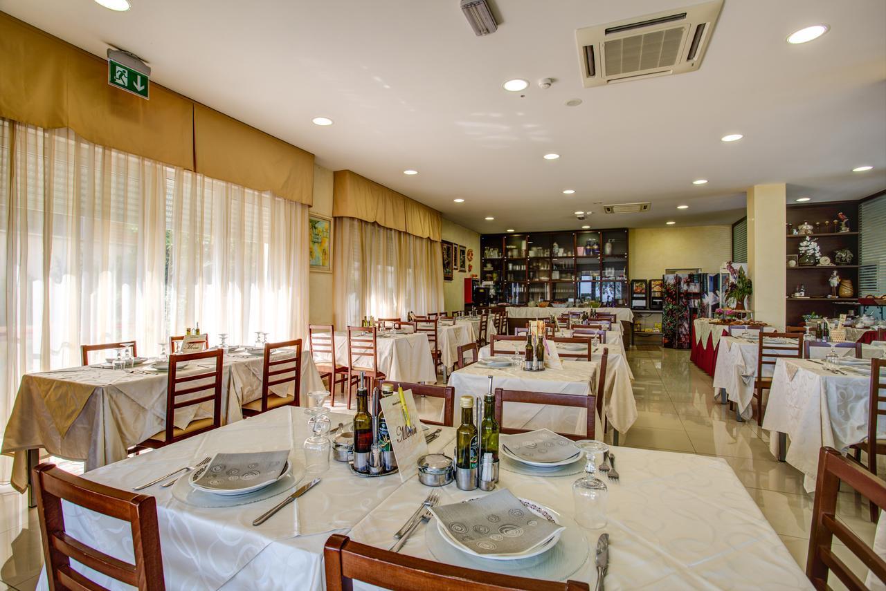 Hotel Deanna Bellaria-Igea Marina Exterior foto